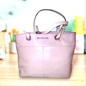 COPY - Michael kors pebbled pink leather purse. In great condition.